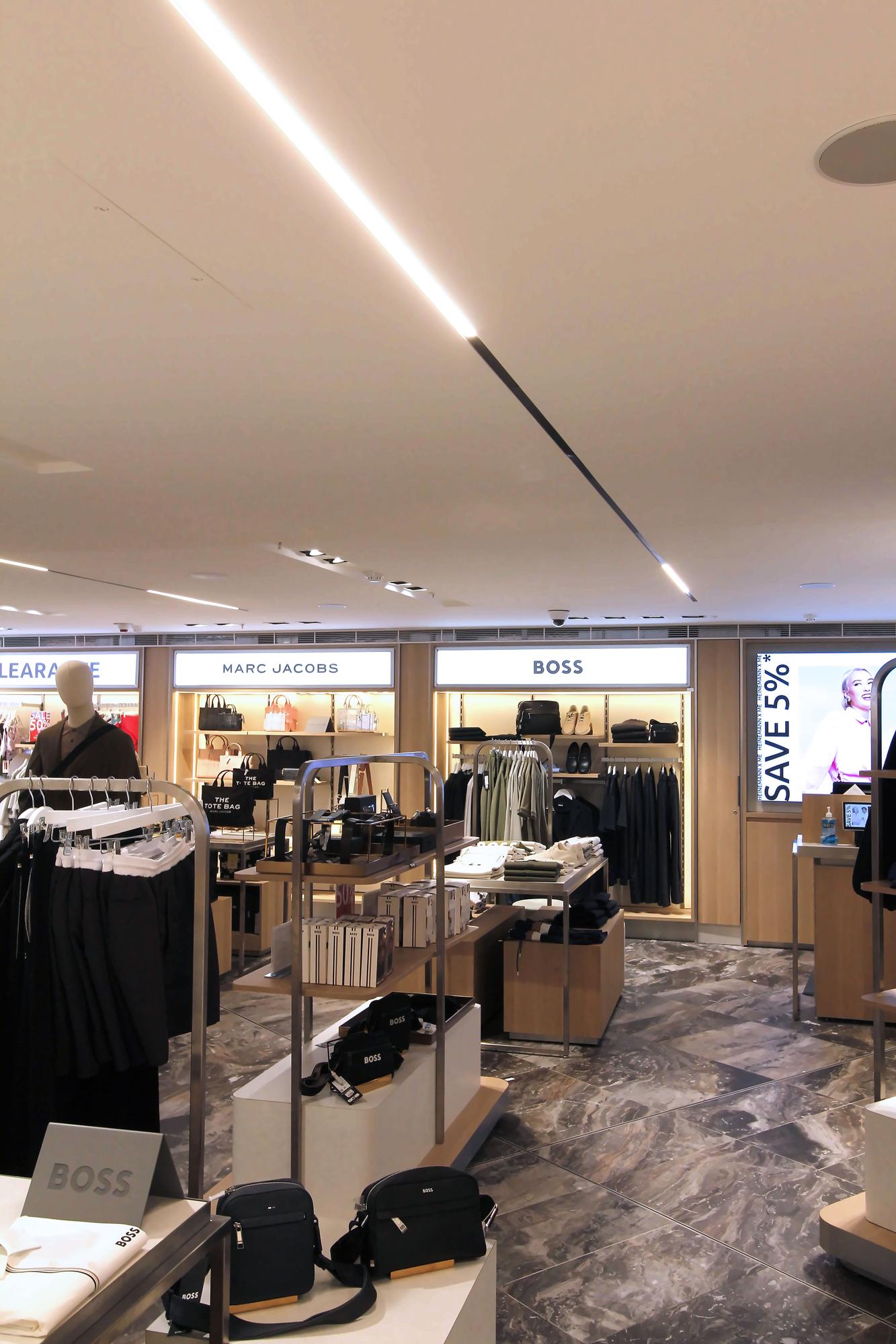 0185 - Heinemann Sydney Airport Virgin T2 027.jpg