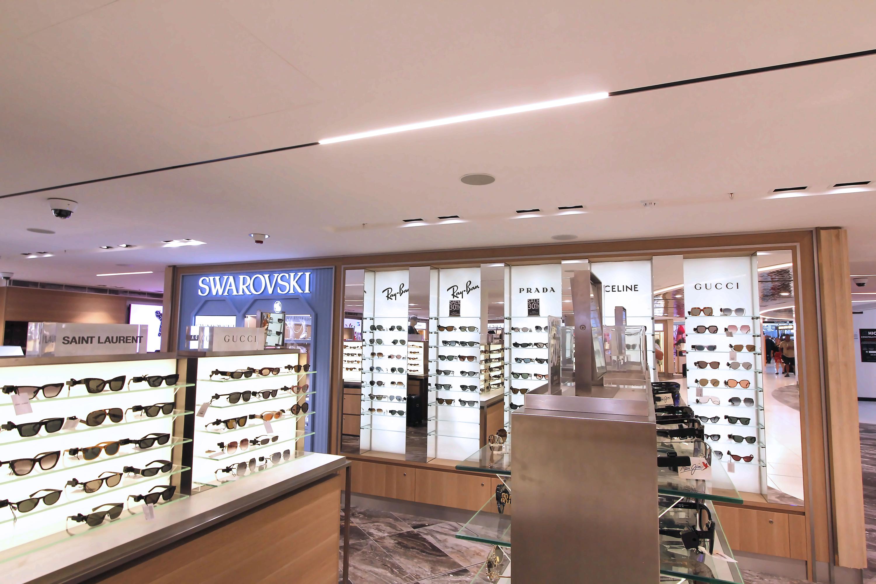 0185 - Heinemann Sydney Airport Virgin T2 028.jpg