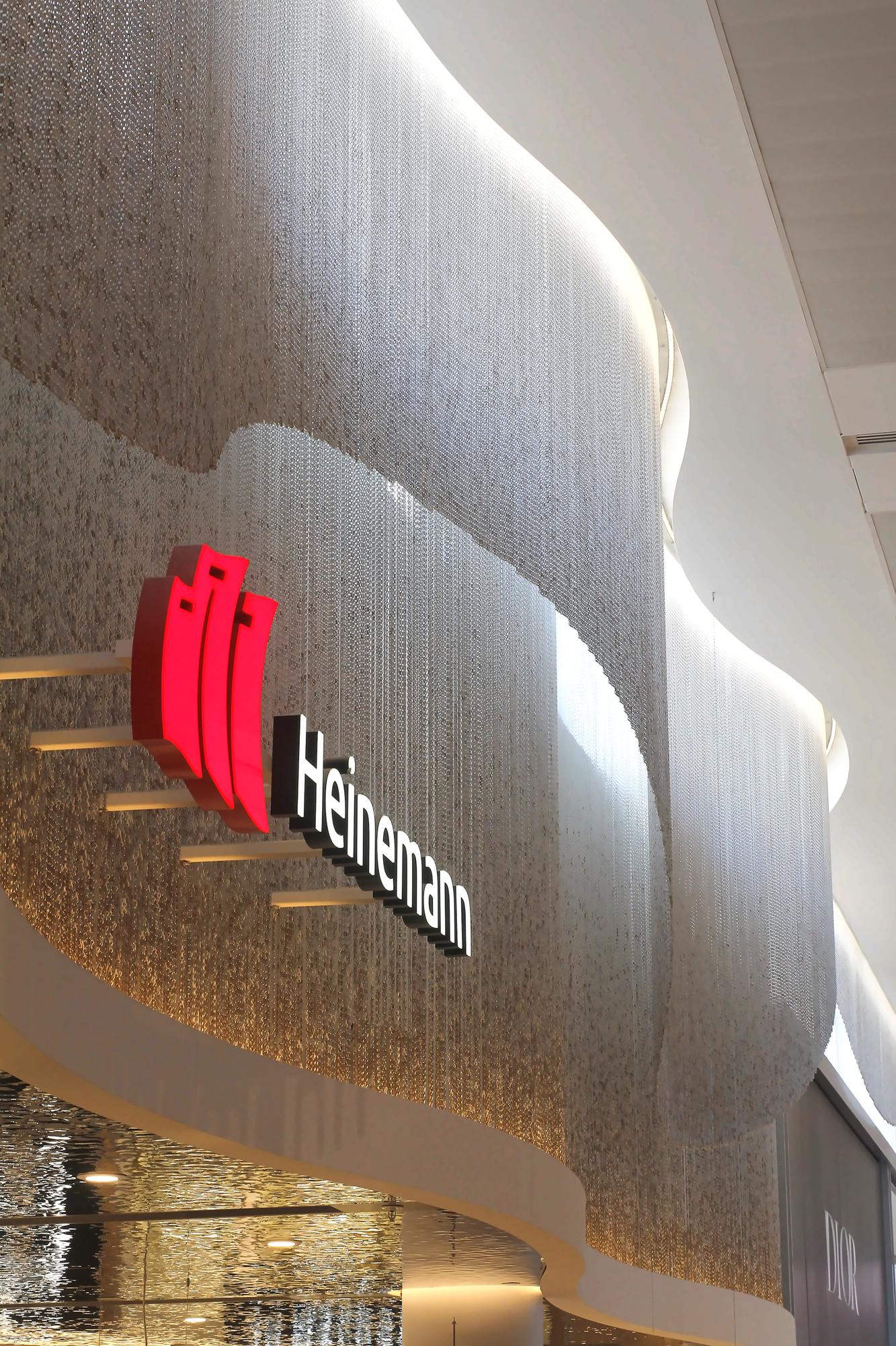 0185 - Heinemann Sydney Airport Virgin T2 017.jpg