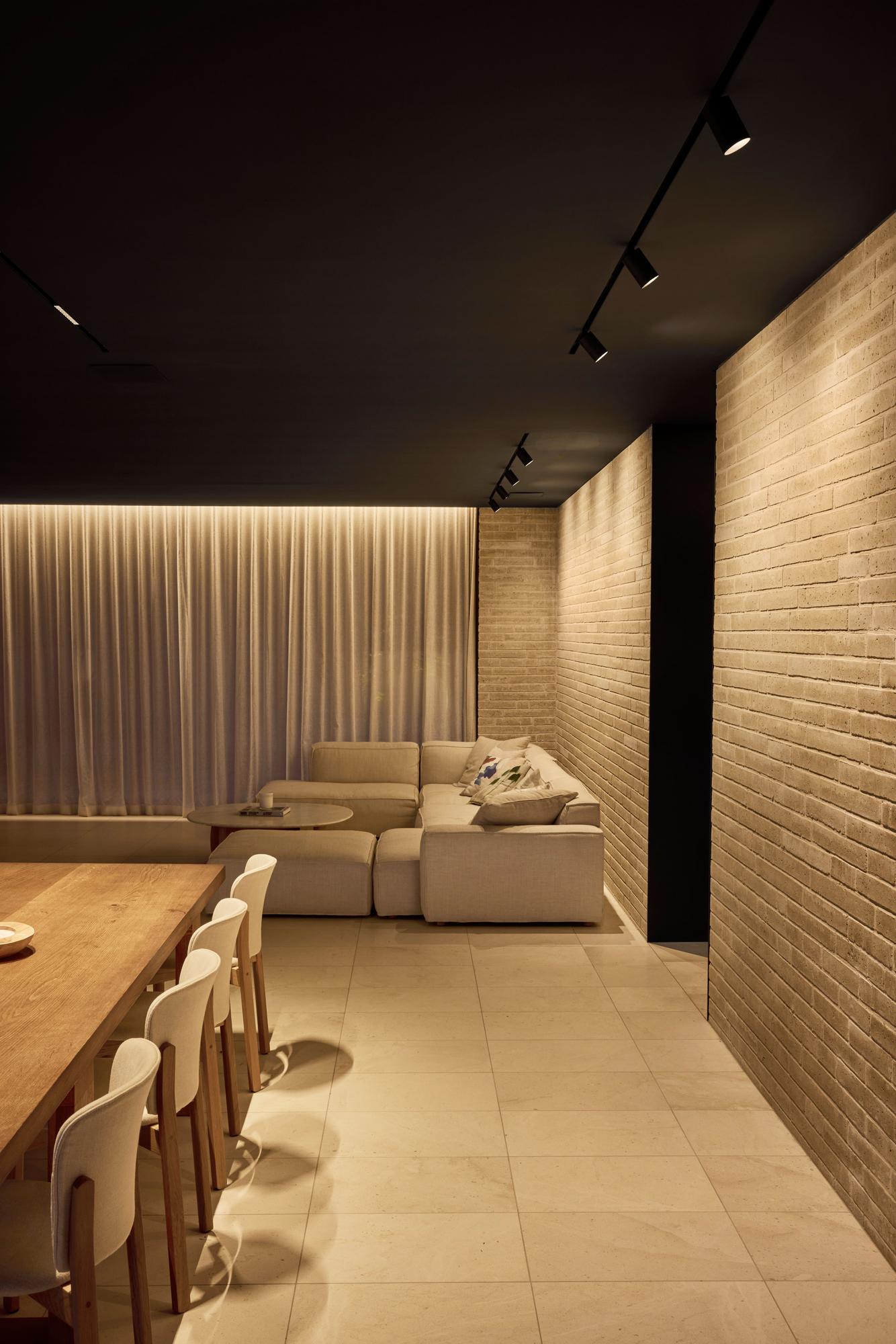 0237 - Allambie Heights Residence 094.jpg