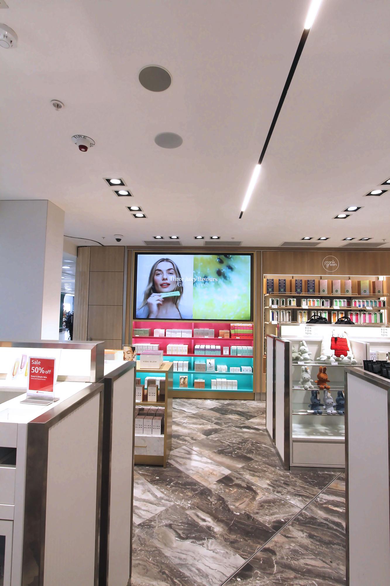 0185 - Heinemann Sydney Airport Virgin T2 01.jpg