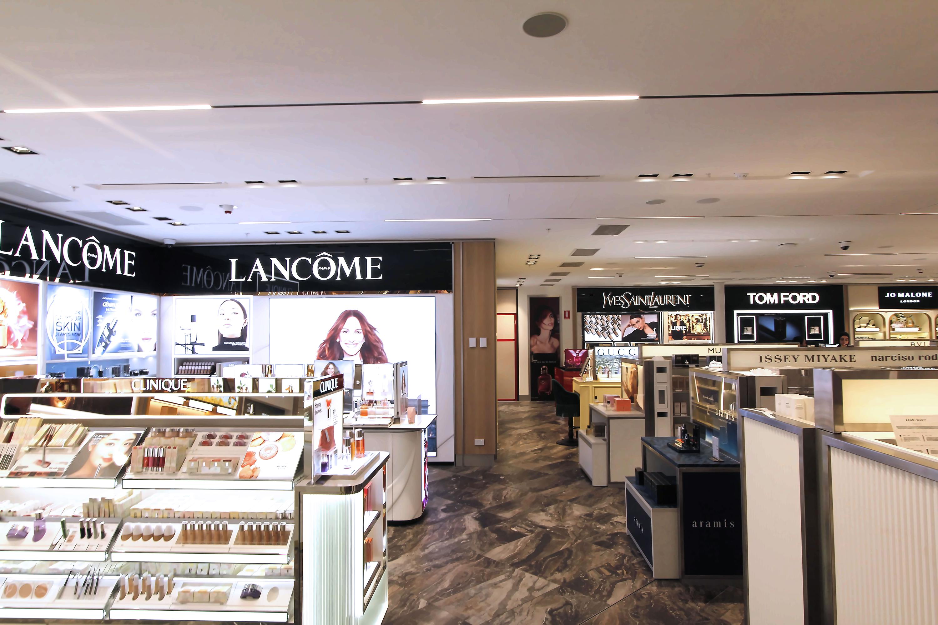 0185 - Heinemann Sydney Airport Virgin T2 06.jpg